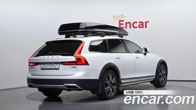 Volvo V90 Cross Country, 2020