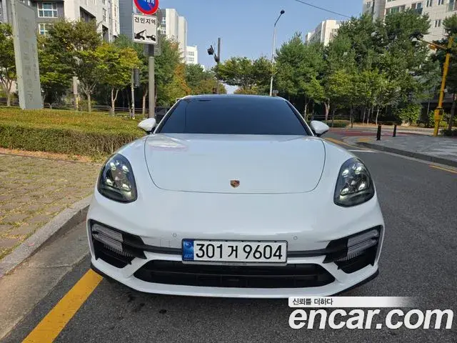 Porsche Panamera, 2022