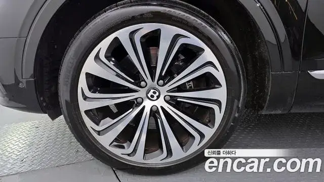 Bentley Bentayga, 2023