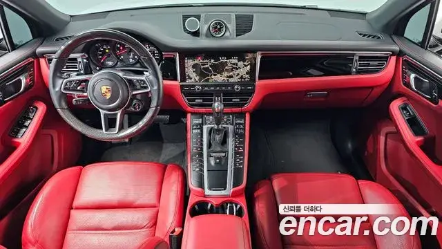 Porsche Macan, 2021