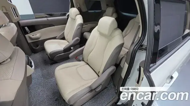 Kia Carnival, 2024