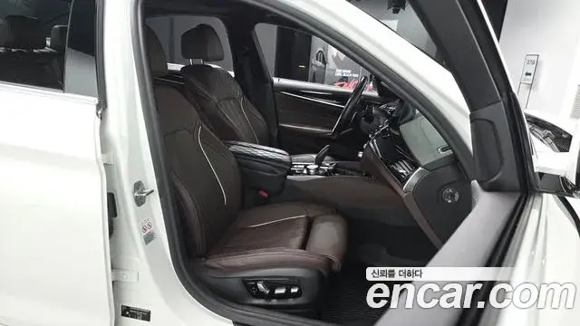 BMW 5 Series, 2019