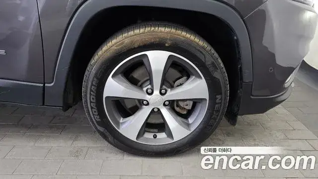 Jeep Cherokee, 2021