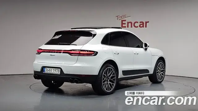 Porsche Macan, 2021