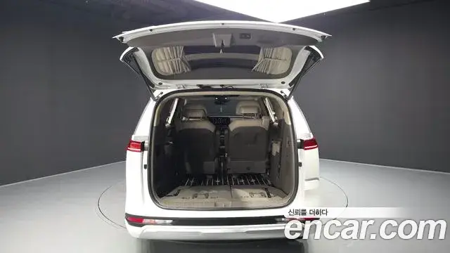 Kia Carnival, 2022