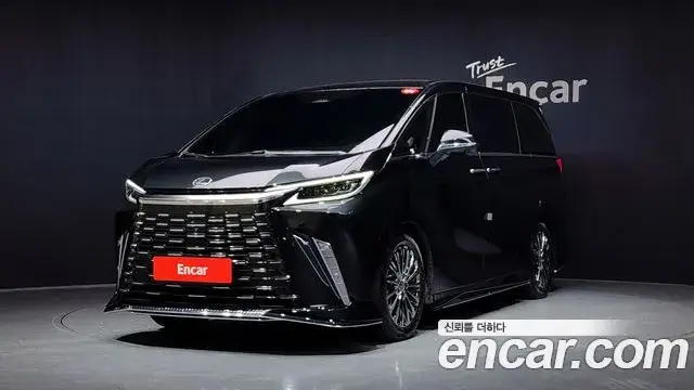 Lexus LM, 2024