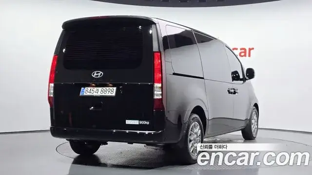 Hyundai Staria, 2025