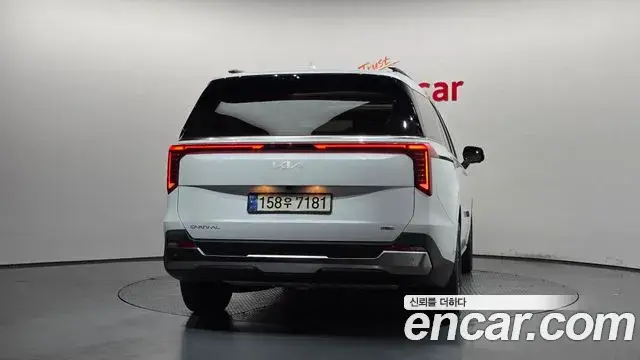 Kia Carnival, 2024