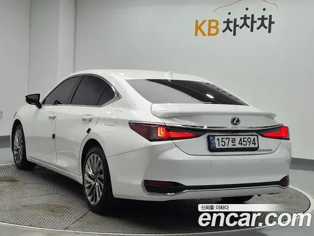 Lexus ES300h, 2024