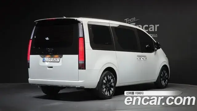 Hyundai Staria, 2024