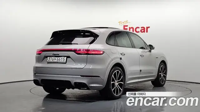 Porsche Cayenne, 2021