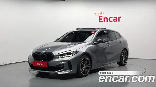 BMW 1 Series, 2022