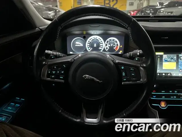 Jaguar XF, 2018
