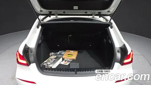 BMW 1 Series, 2021