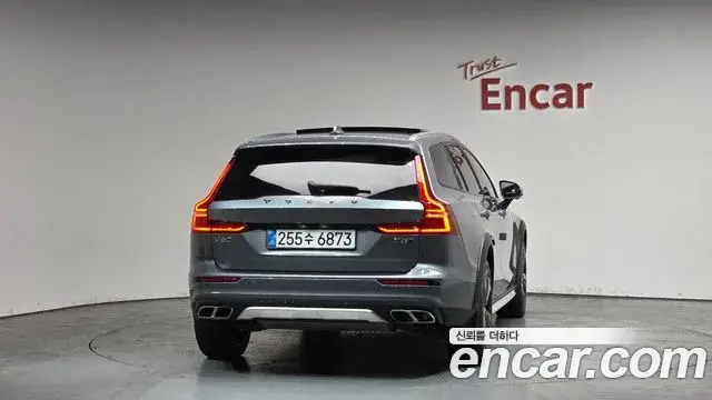 Volvo V60 Cross Country, 2020