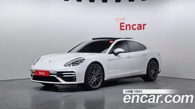 Porsche Panamera, 2022