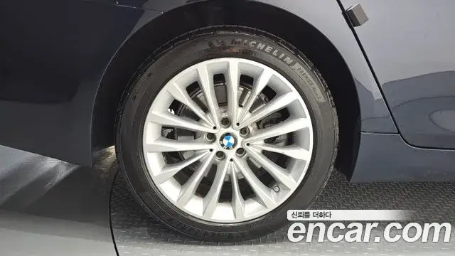 BMW 5 Series, 2019