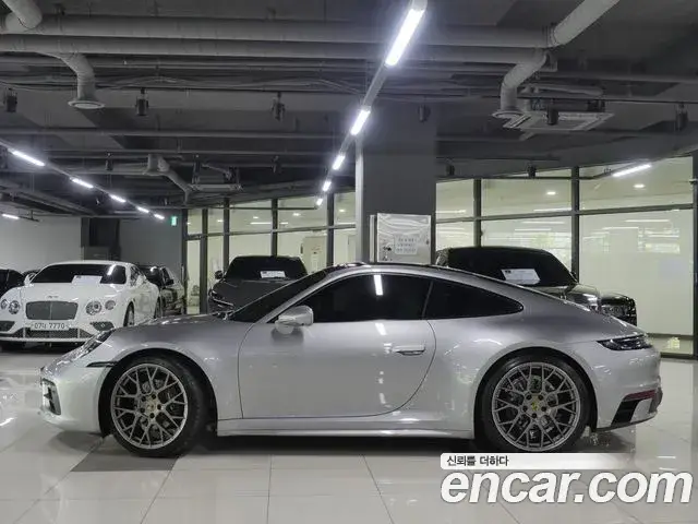 Porsche 911, 2024