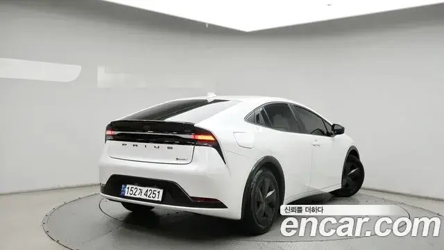 Toyota Prius, 2023