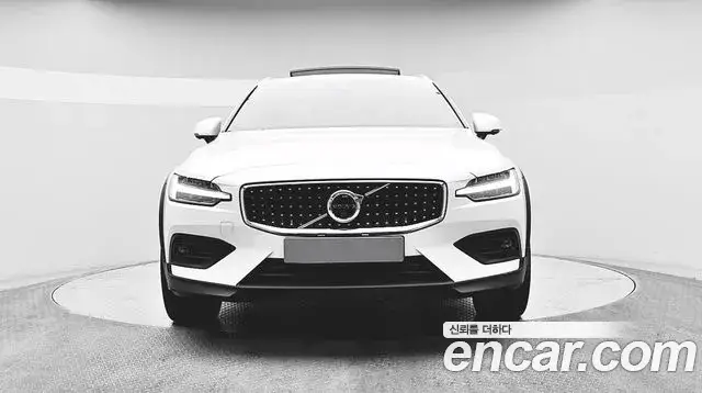 Volvo V60 Cross Country, 2022