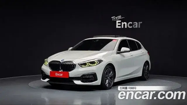 BMW 1 Series, 2022