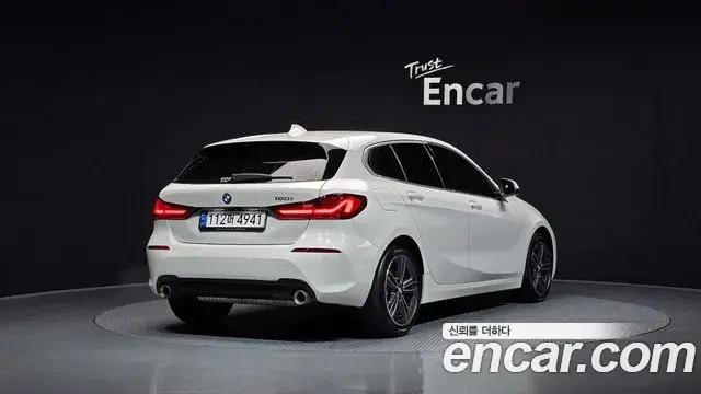 BMW 1 Series, 2022