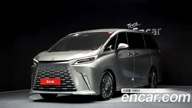 Lexus LM, 2024
