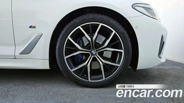 BMW 5 Series, 2022