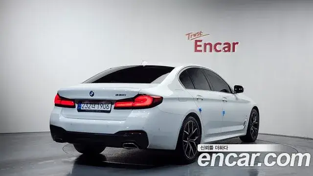 BMW 5 Series, 2022