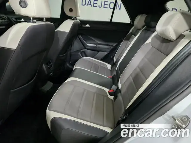 Volkswagen T-Roc, 2021