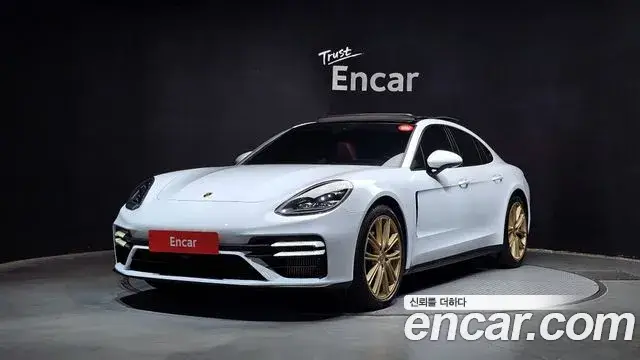 Porsche Panamera, 2022