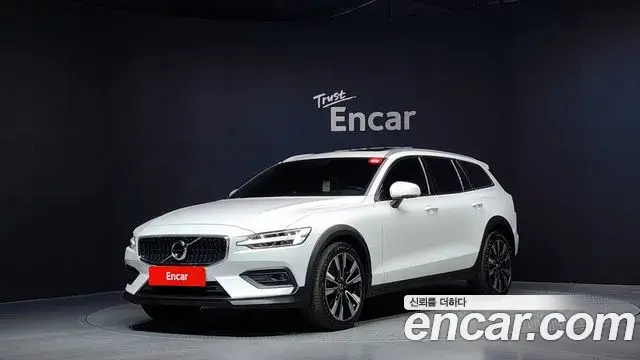 Volvo V60 Cross Country, 2022