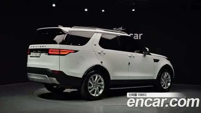 Land Rover Discovery 5, 2019