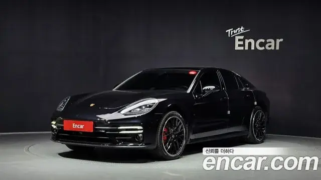 Porsche Panamera, 2023