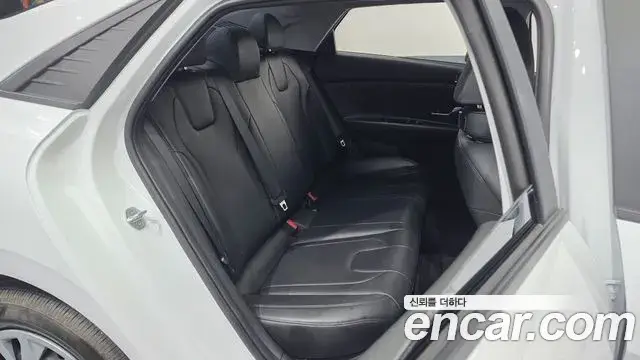 Hyundai The New Avante Hybrid, 2021