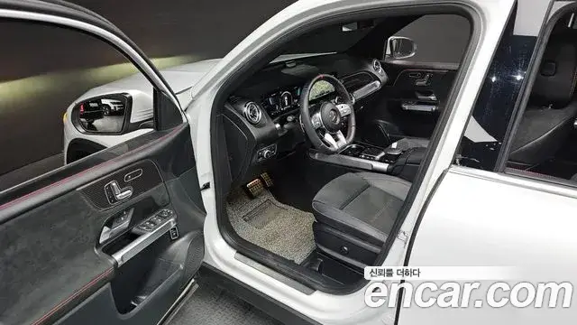 Mercedes-Benz GLB-Class, 2023