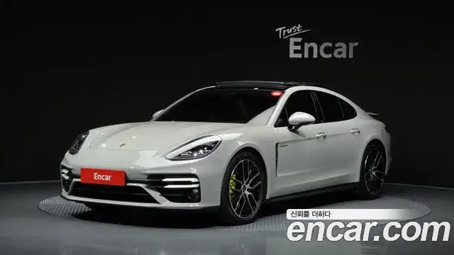 Porsche Panamera, 2023