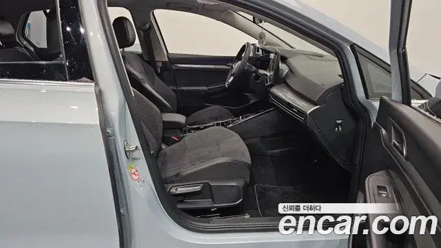 Volkswagen Golf, 2025