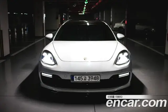 Porsche Panamera, 2019