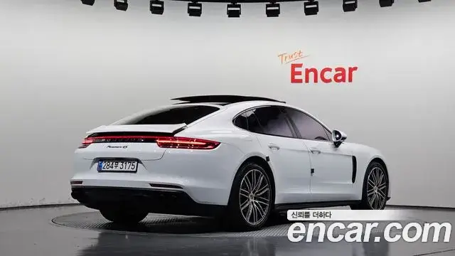 Porsche Panamera, 2018