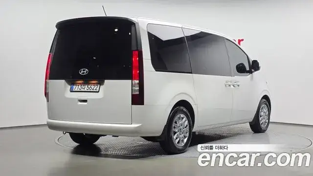 Hyundai Staria, 2025