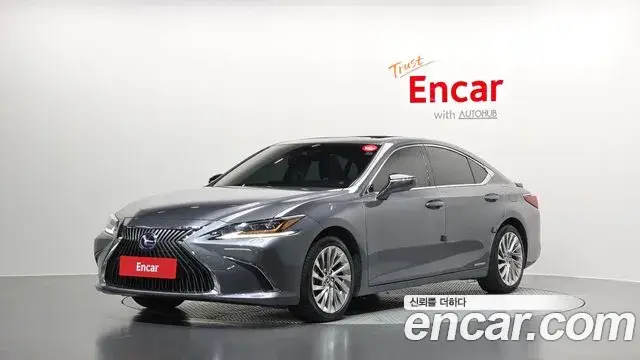 Lexus ES300h, 2020
