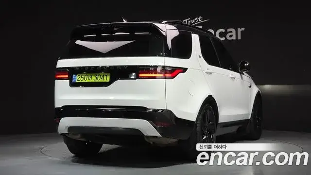 Land Rover Discovery 5, 2024