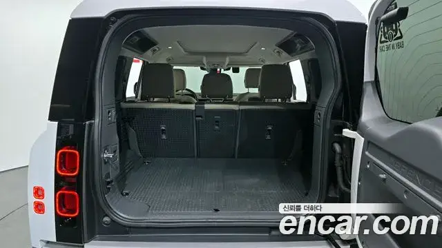 Land Rover Defender, 2021
