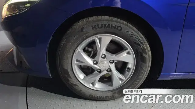 Hyundai The New Avante Hybrid, 2021