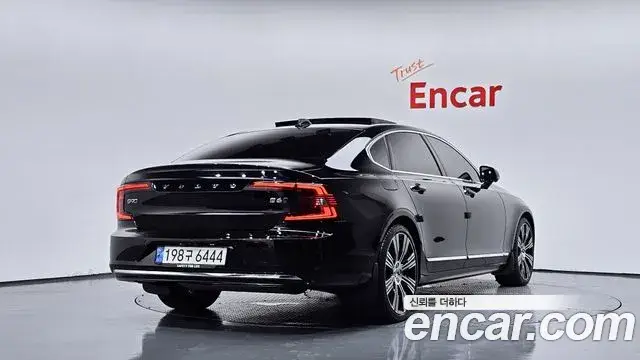 Volvo S90, 2022