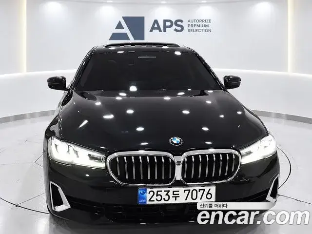 BMW 5 Series, 2022