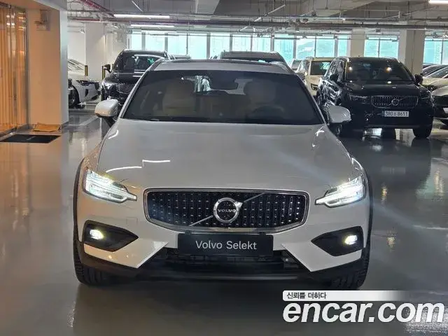 Volvo V60 Cross Country, 2026