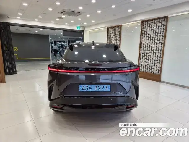Lexus RZ450e, 2023