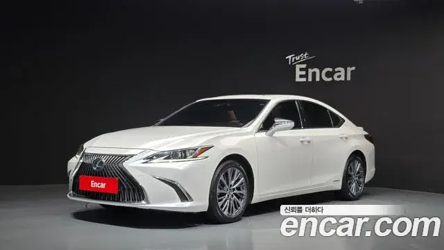 Lexus ES300h, 2020